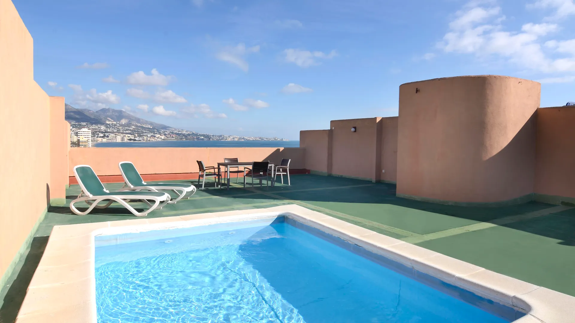 Hotel Apartamentos Pyr Fuengirola 3*,  Spain