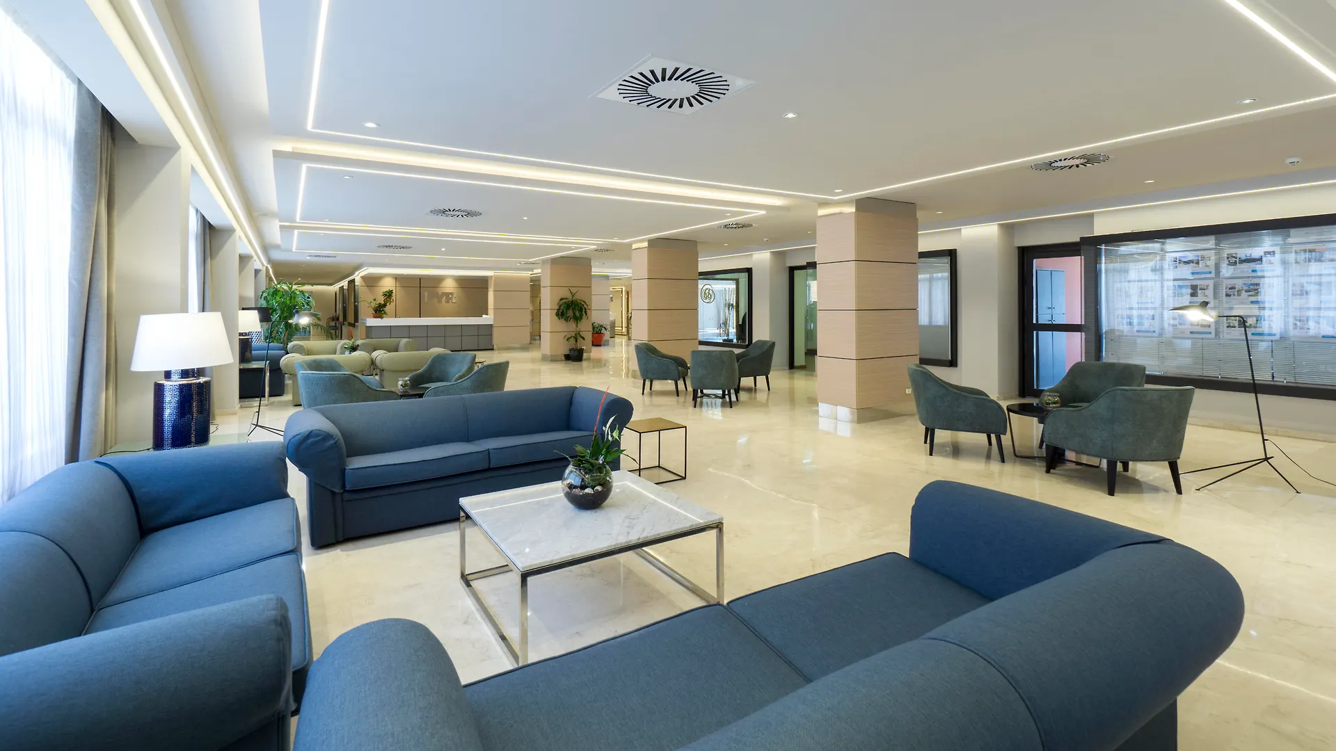 Апарт-отель Hotel Apartamentos Pyr Фуэнхирола