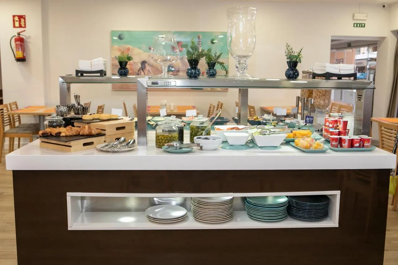 Hotel Apartamentos Pyr Фуэнхирола