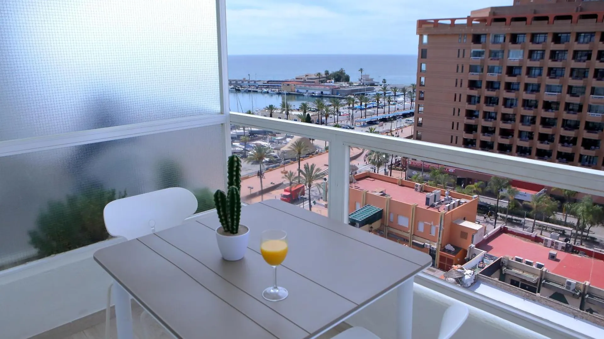 Hotel Apartamentos Pyr Фуэнхирола Апарт-отель