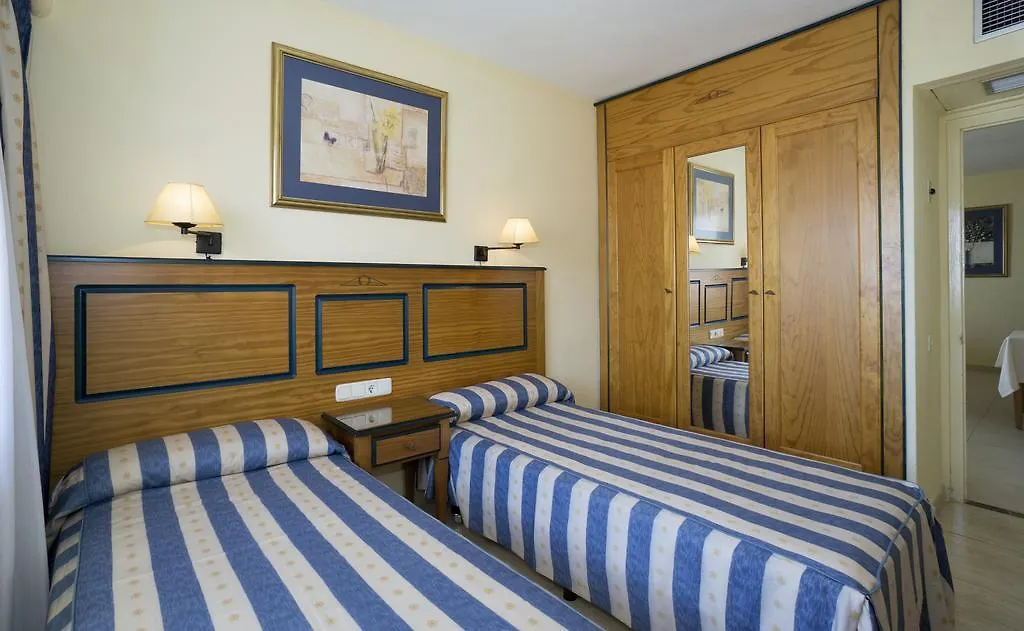 Hotel Apartamentos Pyr Fuengirola 3*,